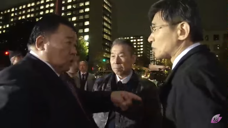 チャンネル桜 妨害者2名.png